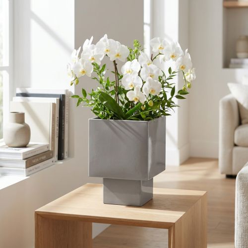 Article Pot de fleurs cubique gris avec socle pour une décoration moderne, 22 cm