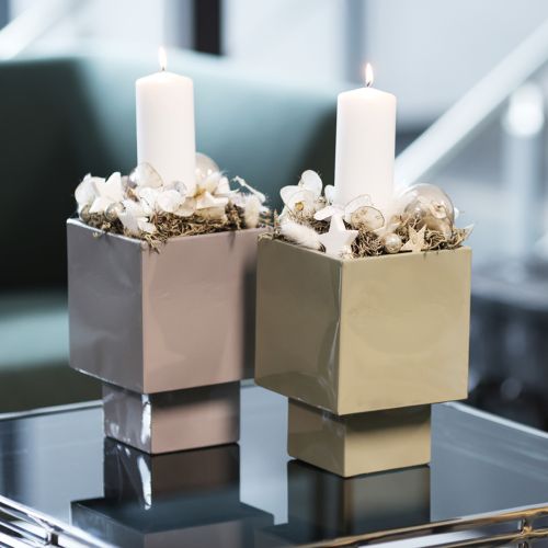 Article Pot de fleurs cubique gris avec socle pour une décoration moderne, 22 cm